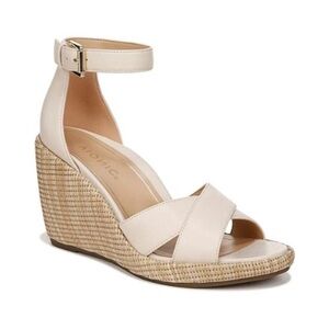 VIonic Marina wedge sandal cream nude NEW 7.5